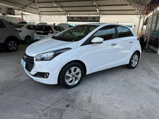 HYUNDAI HB20 1.6 PREMIUM 16V FLEX 4P AUTOMÁTICO HYUNDAI HB20 1.6 PREMIUM 16V FLEX 4P AUTOMÁTICO